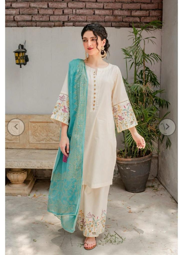 SC-882 Off White Embroidered Lawn 3pc