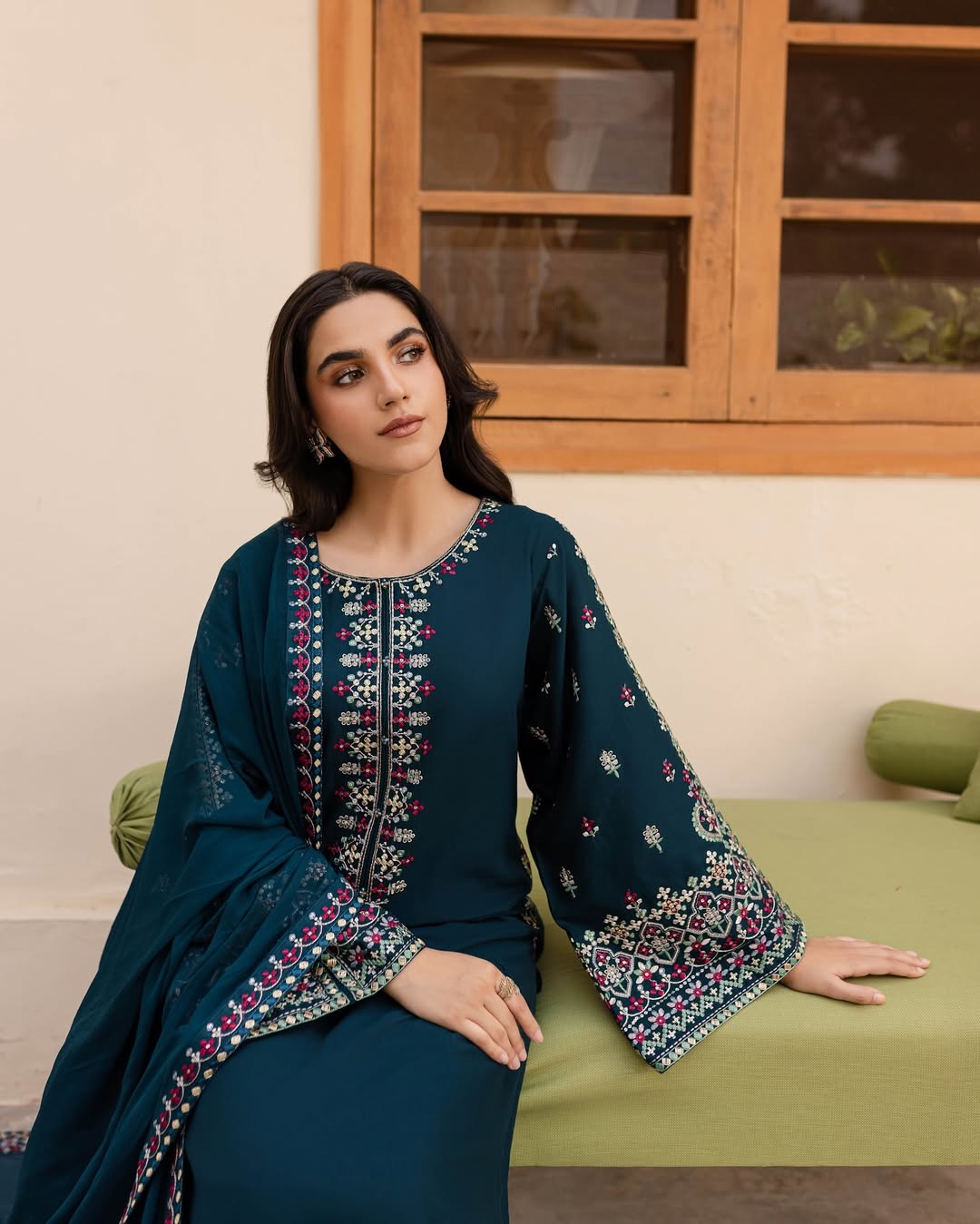 Stitched Garnet Embroidered lawn 3pc AL 0noors